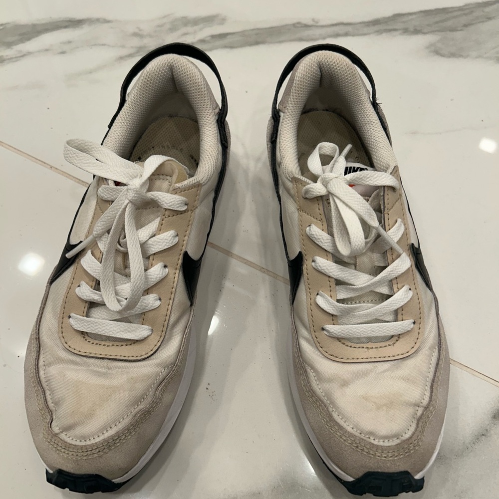 Nike White and Cream Athletic Shoes with Retro Design